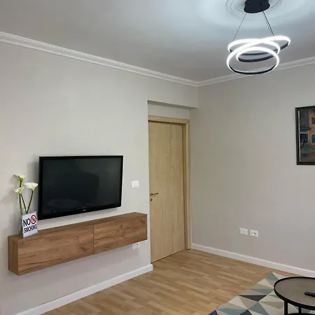 The Center Spot שקודר