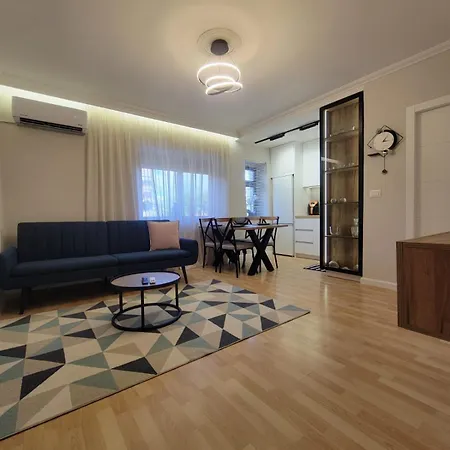 The Center Spot Σκόδρα